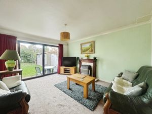 Lounge- click for photo gallery